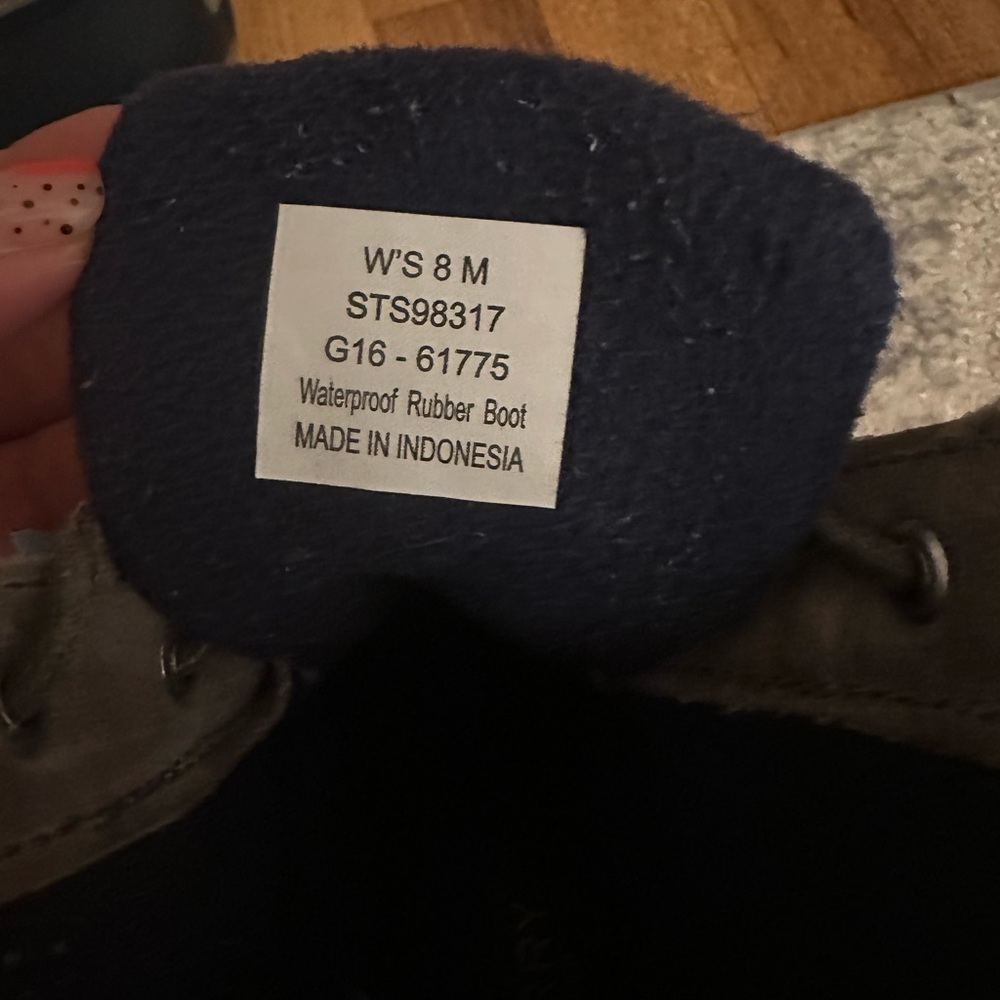 Women’s Sperry Duck Boot Size 8 - image 5